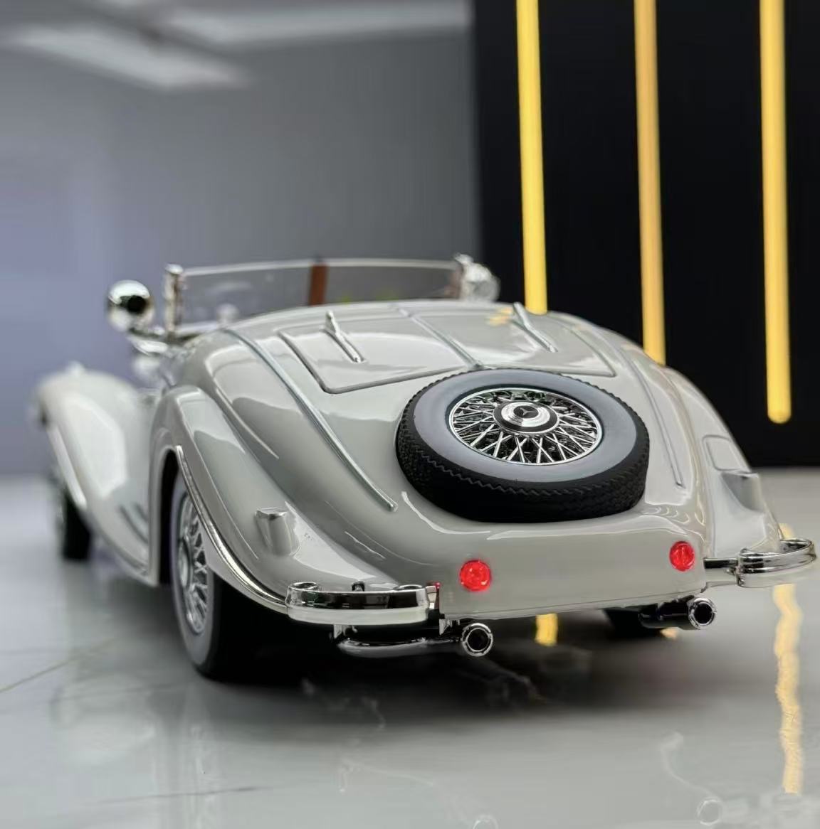 Benz 500K tỉ lệ 1:18